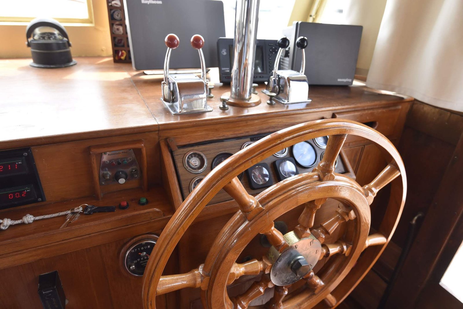 Interior grand banks 42 classic Interior grand banks 42 classic